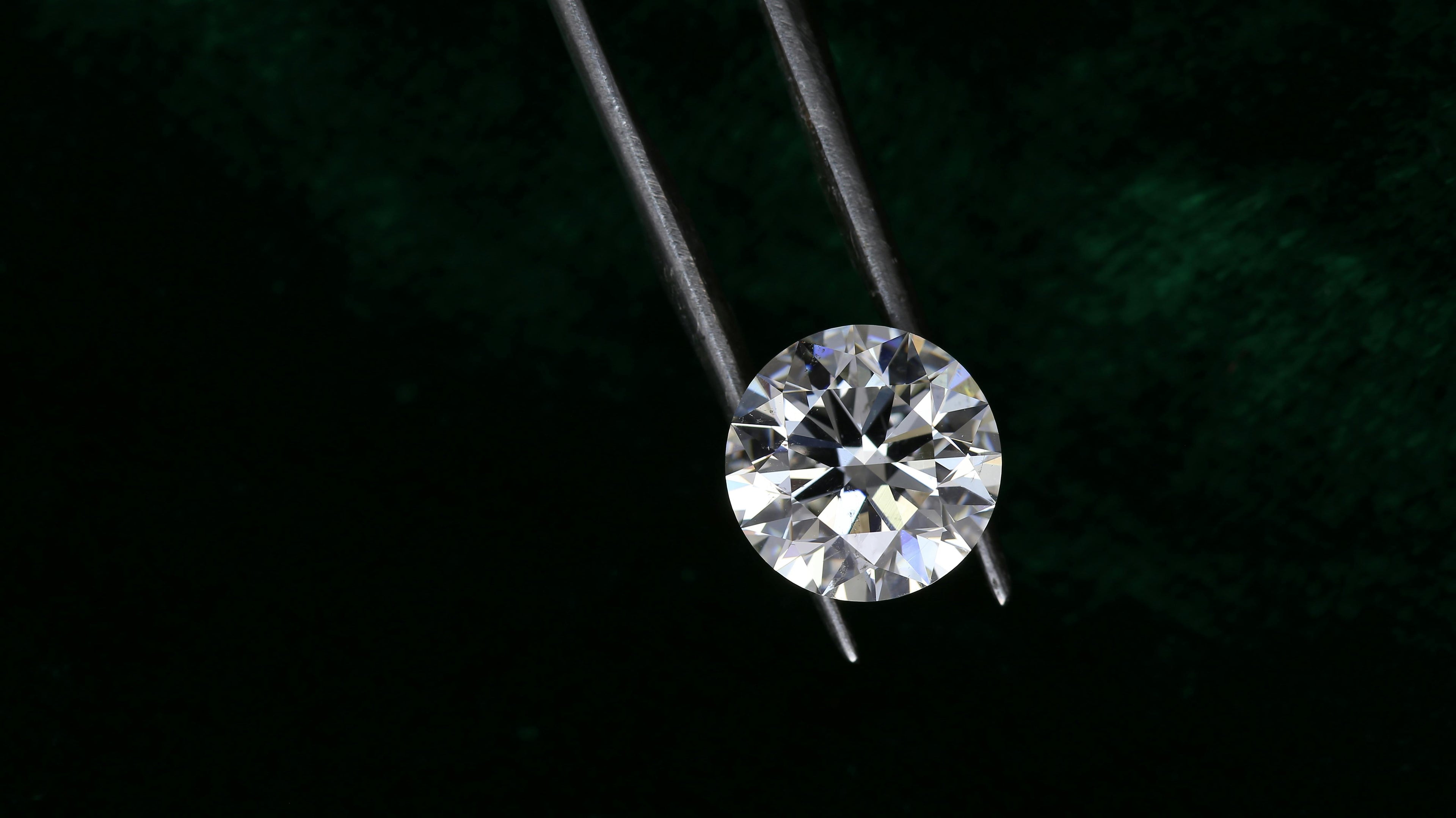 3 Reasons Why You Should Start Recognizing and Wearing Lab-Grown Diamonds